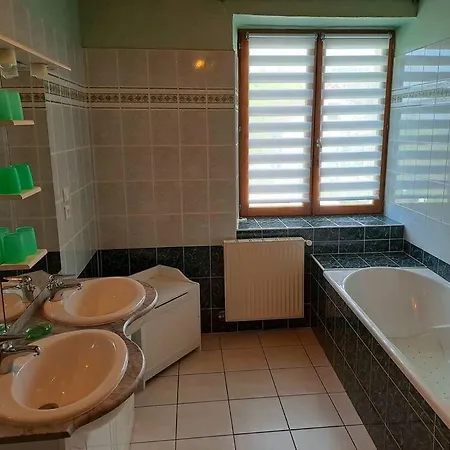 Maison Counord - Pour 8 Personnes Ferienhaus